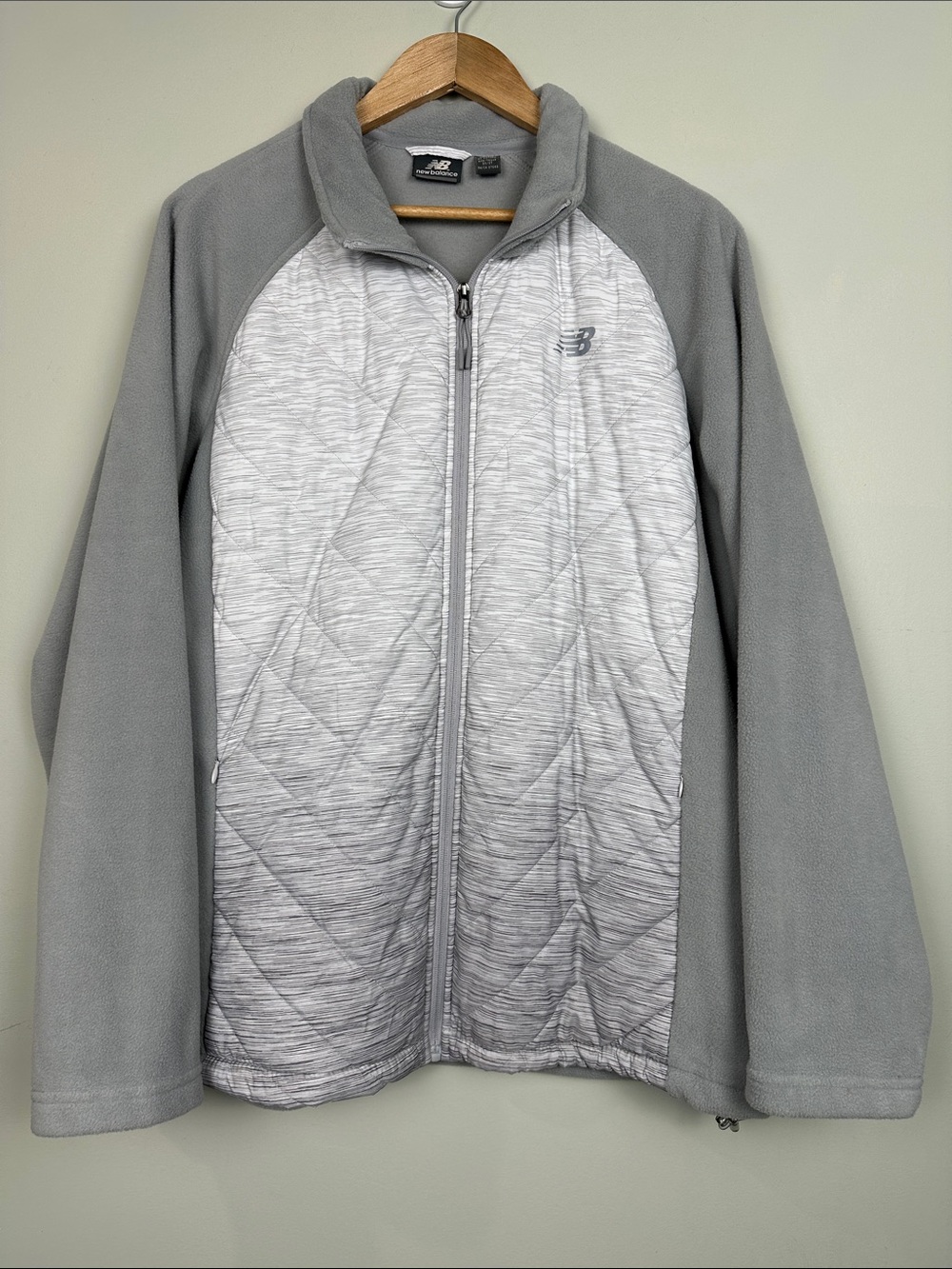 New Balance Women’s Light Gray Quilted & Fleece Full-Zip Jacket pockets outdoor